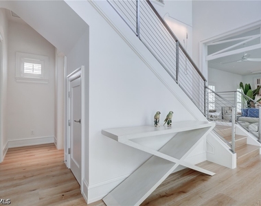 942 9th Avenue S - Photo Thumbnail 6