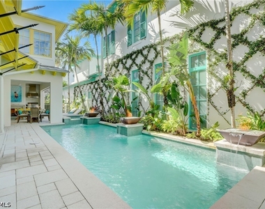 942 9th Avenue S - Photo Thumbnail 3