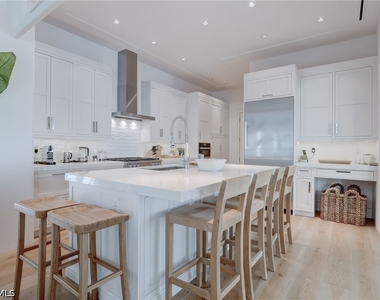 942 9th Avenue S - Photo Thumbnail 18