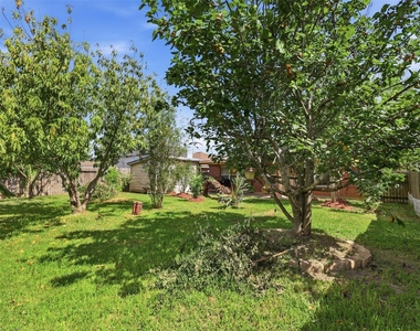 6810 Jasmine Arbor Lane - Photo Thumbnail 19