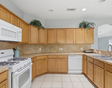 6810 Jasmine Arbor Lane - Photo Thumbnail 7