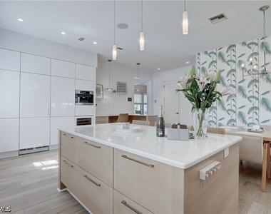 687 9th Avenue S - Photo Thumbnail 20