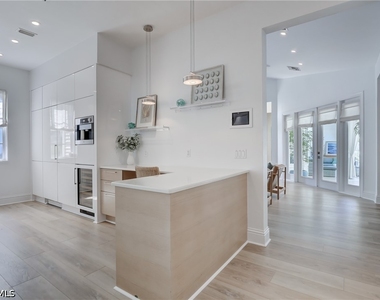 687 9th Avenue S - Photo Thumbnail 14
