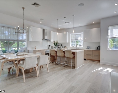 687 9th Avenue S - Photo Thumbnail 15