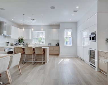 687 9th Avenue S - Photo Thumbnail 16