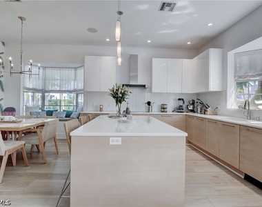 687 9th Avenue S - Photo Thumbnail 19
