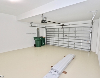 1055 Albany Court - Photo Thumbnail 22