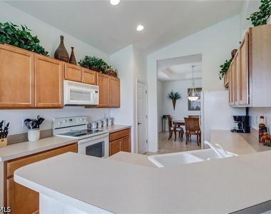 6839 Ascot Drive - Photo Thumbnail 8