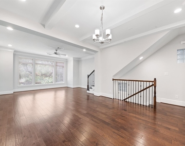 1823 Drew Street - Photo Thumbnail 13