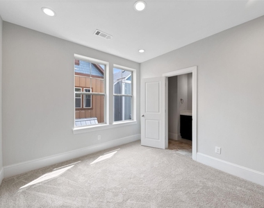 1823 Drew Street - Photo Thumbnail 21