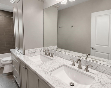 1624 Sealy - Photo Thumbnail 6