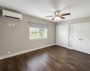 1624 Sealy - Photo Thumbnail 8