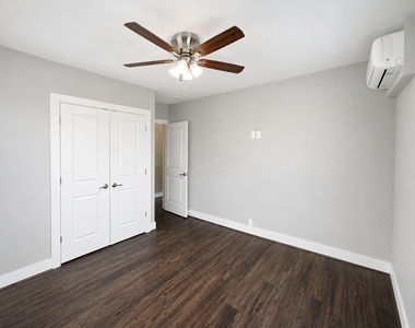 1624 Sealy - Photo Thumbnail 9