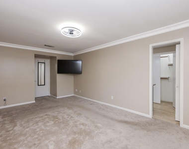 2815 Manila Lane - Photo Thumbnail 12
