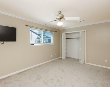 2815 Manila Lane - Photo Thumbnail 11