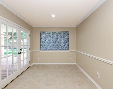 2815 Manila Lane - Photo Thumbnail 21
