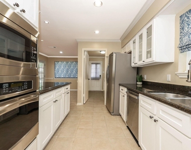 2815 Manila Lane - Photo Thumbnail 18