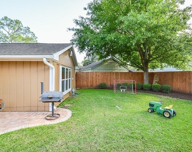 2815 Manila Lane - Photo Thumbnail 29