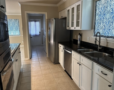 2815 Manila Lane - Photo Thumbnail 32