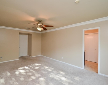 2815 Manila Lane - Photo Thumbnail 19