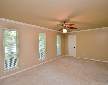 2815 Manila Lane - Photo Thumbnail 14