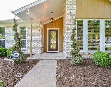 2815 Manila Lane - Photo Thumbnail 3