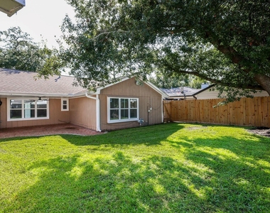 2815 Manila Lane - Photo Thumbnail 3