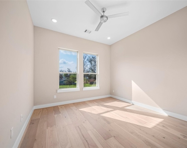 306 Chobani Lane - Photo Thumbnail 10