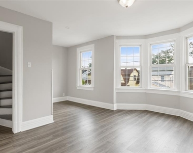 385 Stephens - Photo Thumbnail 7