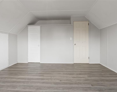 385 Stephens - Photo Thumbnail 19