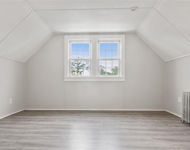 385 Stephens - Photo Thumbnail 18