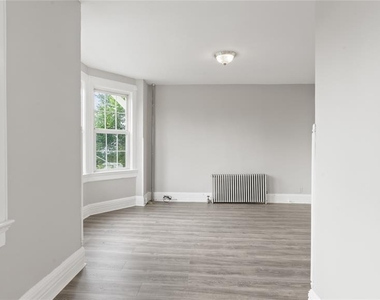 385 Stephens - Photo Thumbnail 10