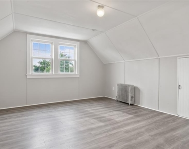 385 Stephens - Photo Thumbnail 17