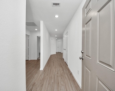 2111 Hyde Acres Street - Photo Thumbnail 5