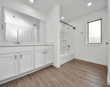 2111 Hyde Acres Street - Photo Thumbnail 30