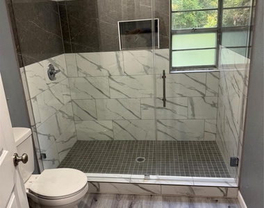 311 Virginia Street - Photo Thumbnail 6