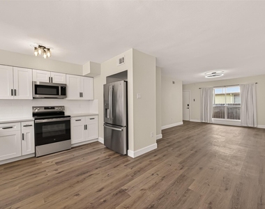 7714 Renwick Drive - Photo Thumbnail 13