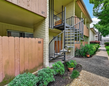 7714 Renwick Drive - Photo Thumbnail 3
