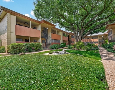 7714 Renwick Drive - Photo Thumbnail 29