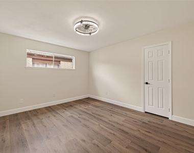 7714 Renwick Drive - Photo Thumbnail 17