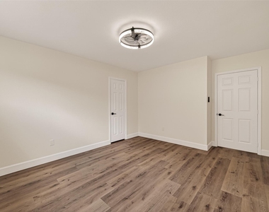 7714 Renwick Drive - Photo Thumbnail 18