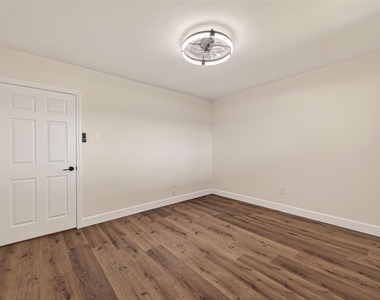 7714 Renwick Drive - Photo Thumbnail 21