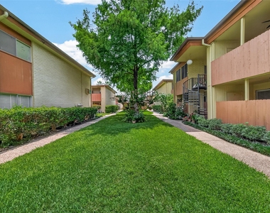 7714 Renwick Drive - Photo Thumbnail 28