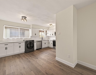 7714 Renwick Drive - Photo Thumbnail 12