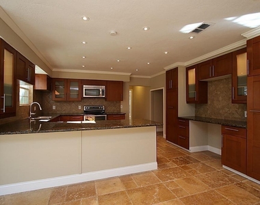 6415 Craigway Road - Photo Thumbnail 4