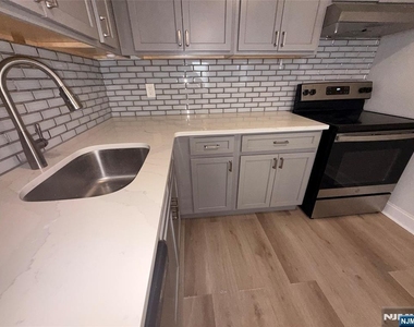 94 Park - Photo Thumbnail 8