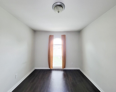 101 Brookside Lane - Photo Thumbnail 13