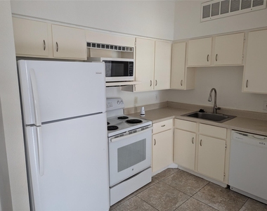 10855 Meadowglen Lane - Photo Thumbnail 3