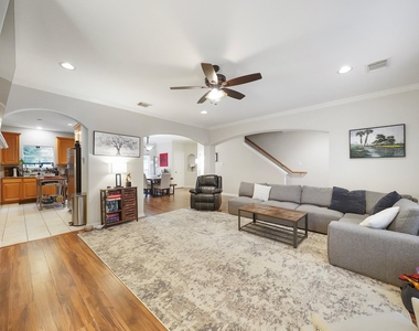 7106 Harmony Cove - Photo Thumbnail 5