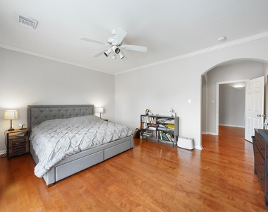 7106 Harmony Cove - Photo Thumbnail 12